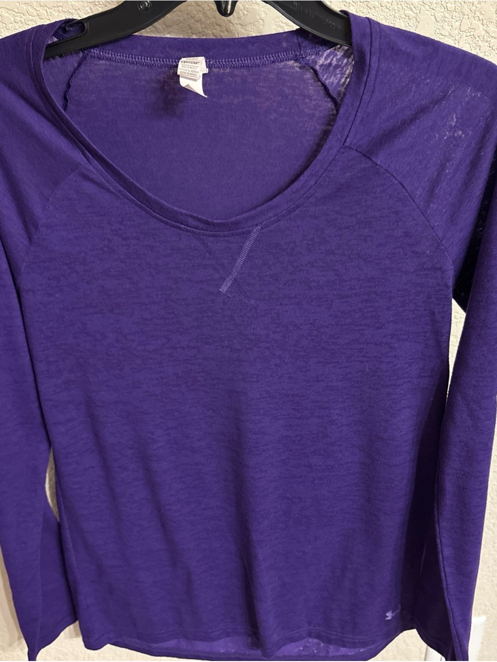 Under Armour All Season Gear Long Sleeve Shirt Women's Med. Purple Semi-Fitted